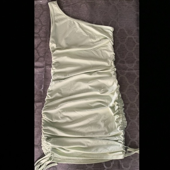 Scrunched bodycon dress - Picture 1 of 4